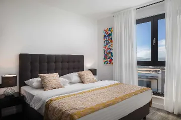 Modern 5-Bedroom Villa with Pool in Podstrana