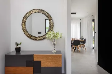 Modern 5-Bedroom Villa with Pool in Podstrana