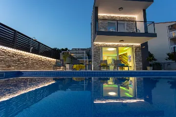 Modern Villa with Heated Pool in Podstrana