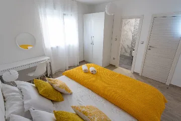 Modern Villa with Heated Pool in Podstrana