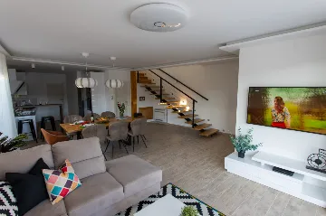 Modern Villa with Heated Pool in Podstrana