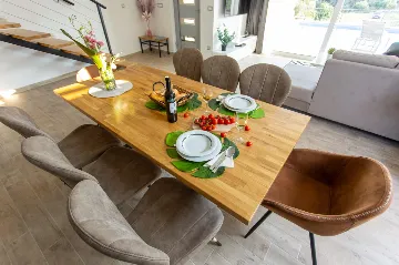 Modern Villa with Heated Pool in Podstrana