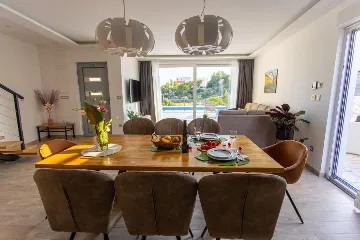 Modern Villa with Heated Pool in Podstrana