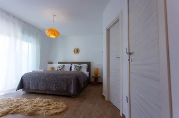 Modern Villa with Heated Pool in Podstrana