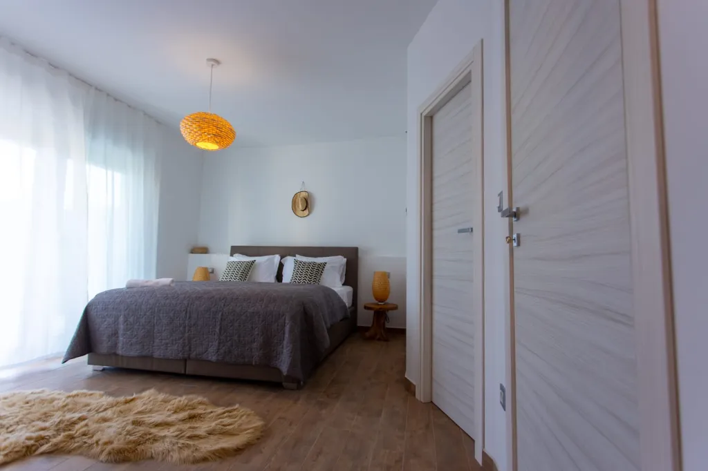 Modern Villa with Heated Pool in Podstrana