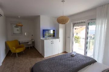 Modern Villa with Heated Pool in Podstrana