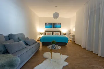 Modern Villa with Heated Pool in Podstrana