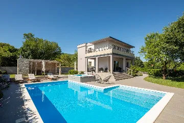 Modern Family Villa with Pool in Dicmo