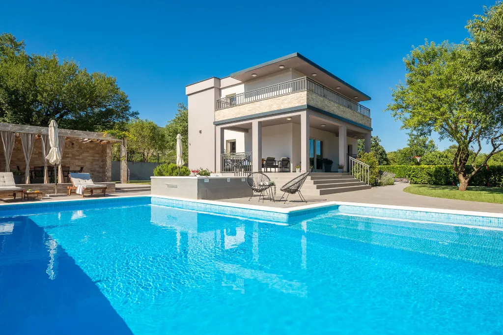 Modern Family Villa with Pool in Dicmo