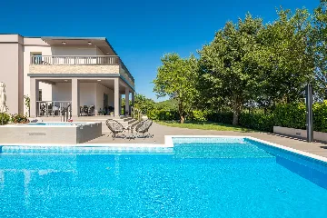 Modern Family Villa with Pool in Dicmo