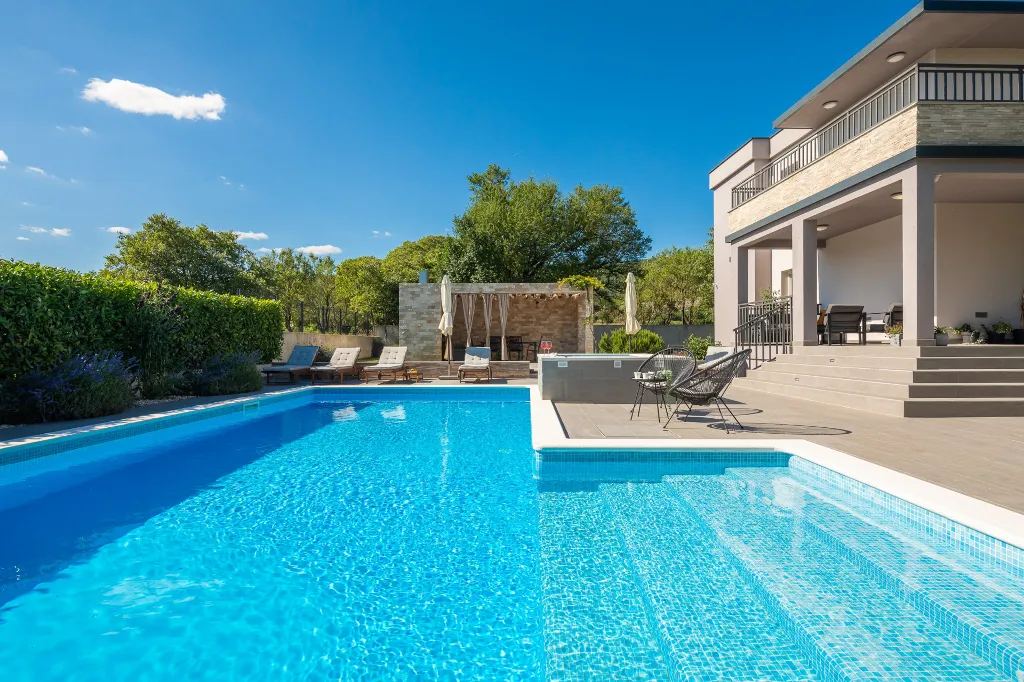 Modern Family Villa with Pool in Dicmo