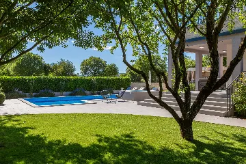 Modern Family Villa with Pool in Dicmo