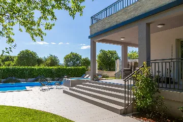 Modern Family Villa with Pool in Dicmo