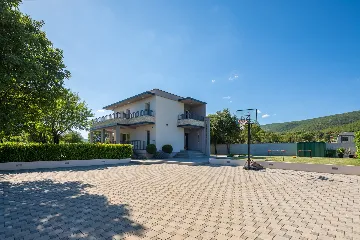 Modern Family Villa with Pool in Dicmo