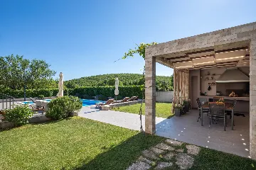 Modern Family Villa with Pool in Dicmo