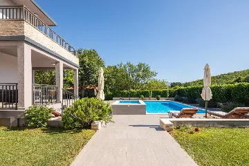 Modern Family Villa with Pool in Dicmo