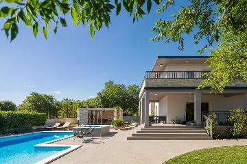 Modern Family Villa with Pool in Dicmo