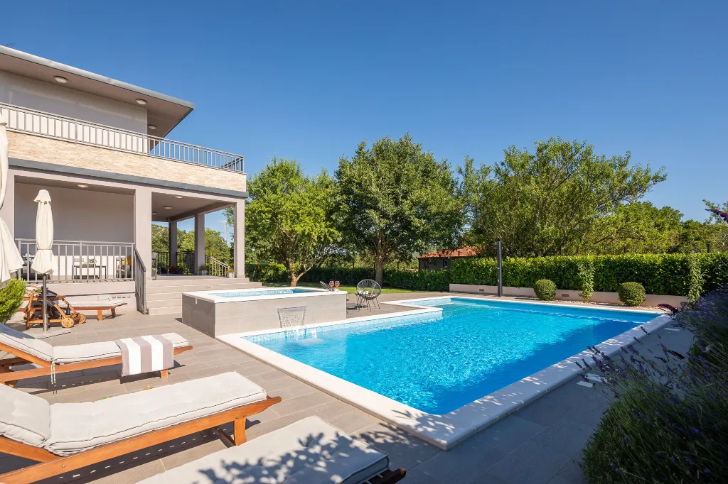 Modern Family Villa with Pool in Dicmo
