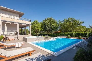 Modern Family Villa with Pool in Dicmo