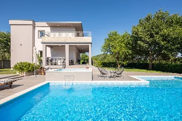 Modern Family Villa with Pool in Dicmo
