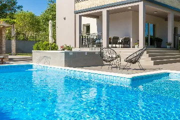 Modern Family Villa with Pool in Dicmo