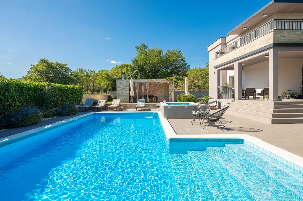 Modern Family Villa with Pool in Dicmo