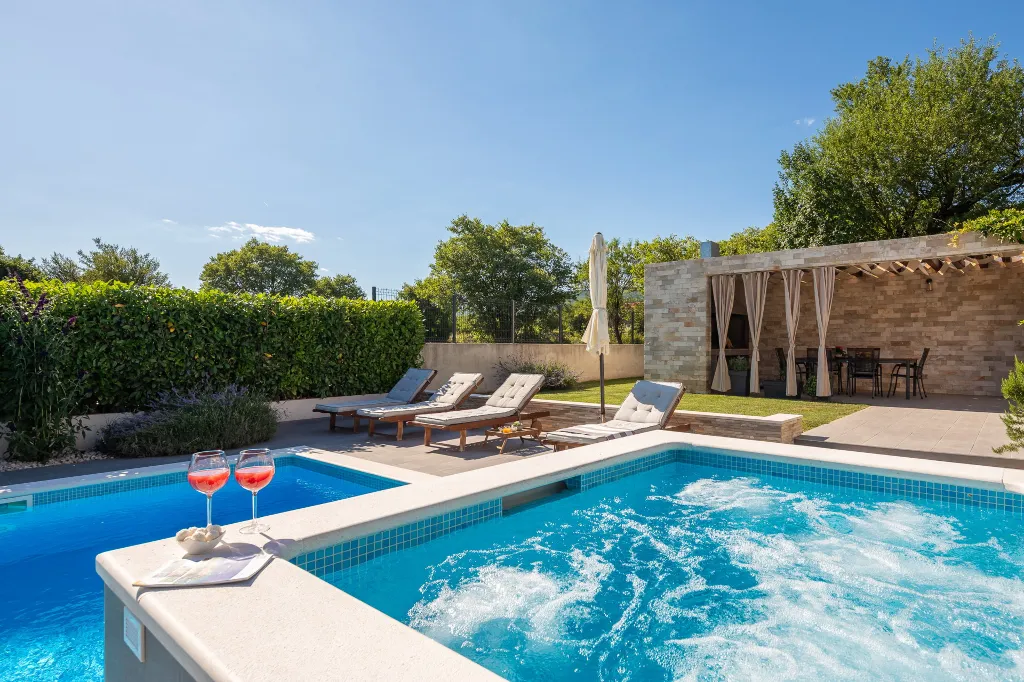 Modern Family Villa with Pool in Dicmo