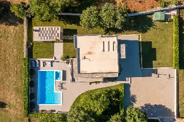 Modern Family Villa with Pool in Dicmo