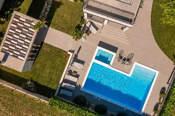 Modern Family Villa with Pool in Dicmo
