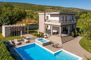 Modern Family Villa with Pool in Dicmo
