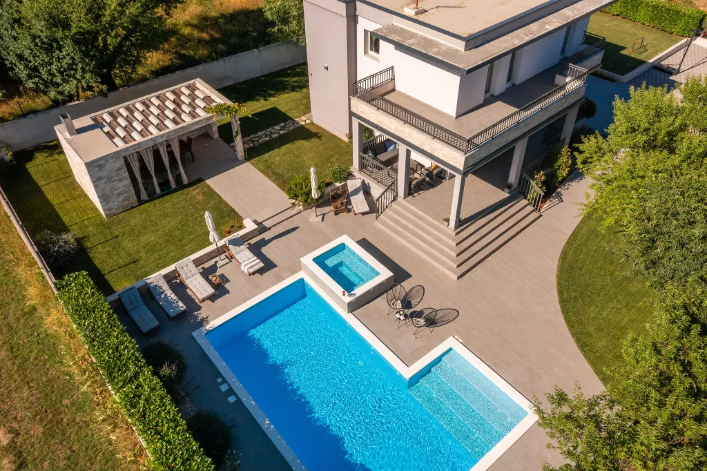 Modern Family Villa with Pool in Dicmo