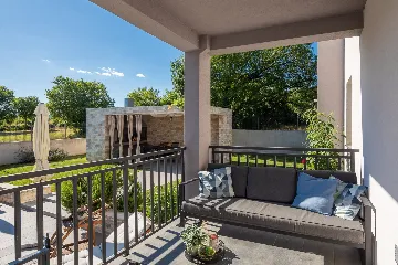 Modern Family Villa with Pool in Dicmo