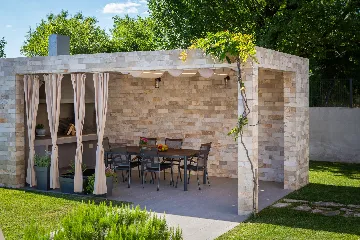 Modern Family Villa with Pool in Dicmo