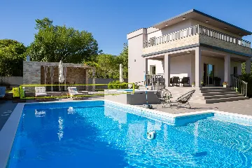 Modern Family Villa with Pool in Dicmo