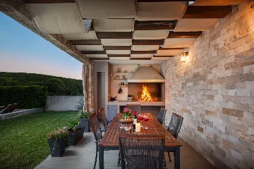 Modern Family Villa with Pool in Dicmo