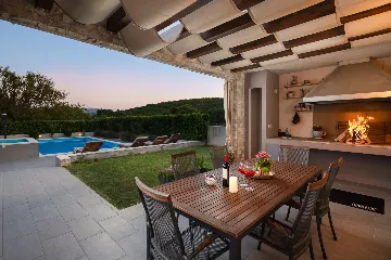 Modern Family Villa with Pool in Dicmo