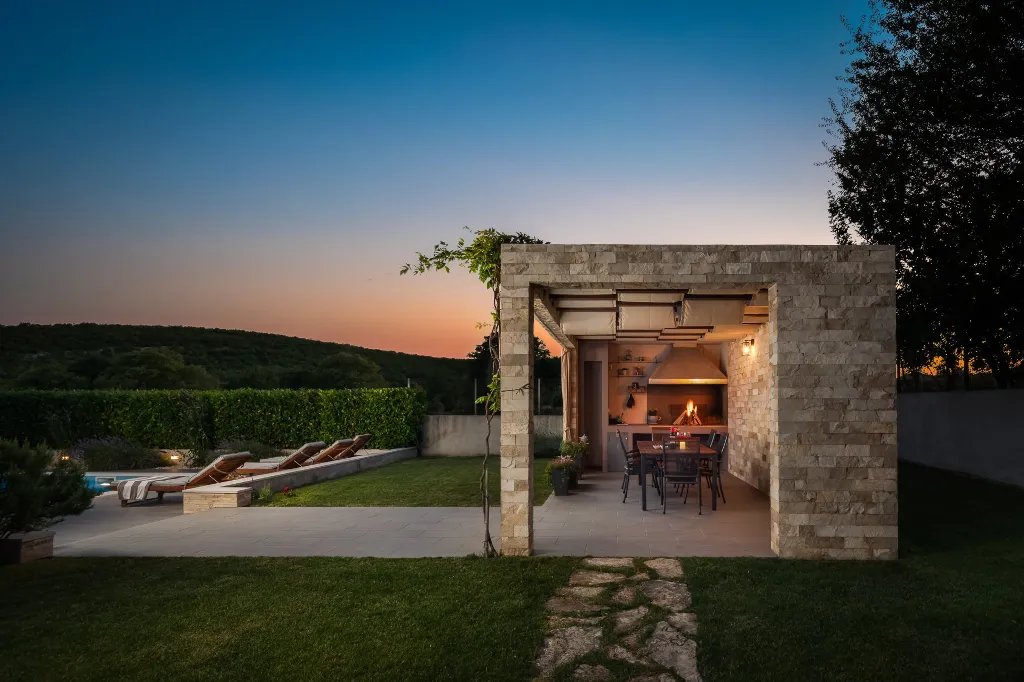Modern Family Villa with Pool in Dicmo