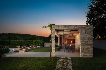 Modern Family Villa with Pool in Dicmo