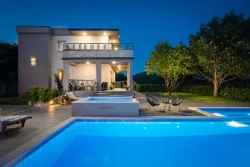 Modern Family Villa with Pool in Dicmo