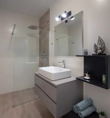 Modern Family Villa with Pool in Dicmo