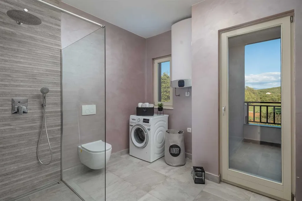 Modern Family Villa with Pool in Dicmo