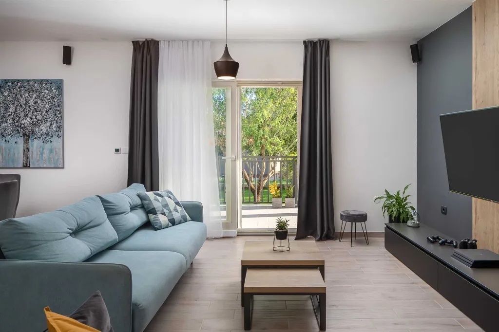 Modern Family Villa with Pool in Dicmo