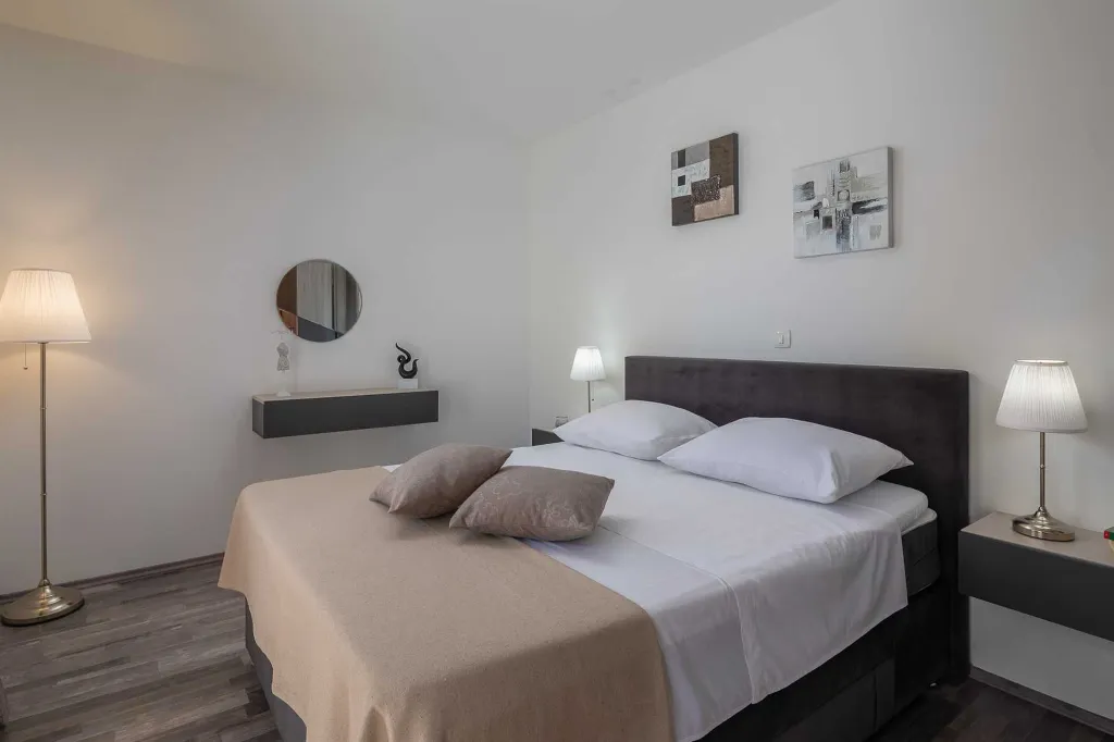 Modern Family Villa with Pool in Dicmo