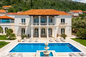 Refined Six-Bedroom Villa with Pool near Dubrovnik