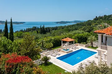 Refined Six-Bedroom Villa with Pool near Dubrovnik
