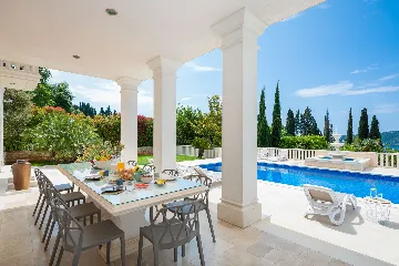 Refined Six-Bedroom Villa with Pool near Dubrovnik