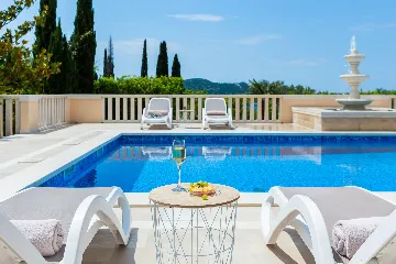 Refined Six-Bedroom Villa with Pool near Dubrovnik