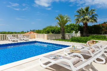 Refined Six-Bedroom Villa with Pool near Dubrovnik