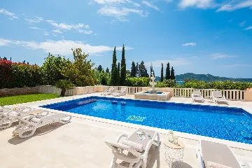 Refined Six-Bedroom Villa with Pool near Dubrovnik