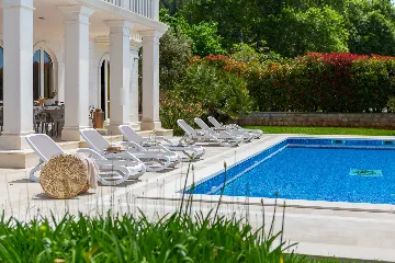 Refined Six-Bedroom Villa with Pool near Dubrovnik